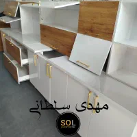 کابینت گردویی سفید دستگیره طلایی و مشکی کد 1202