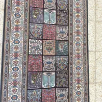کناره فرش چارخونه موکت تندیس ۱۹۴۶|فرش|قم, امامزاده ابراهیم|دیوار