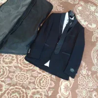 دو دست کت و شلوار همراه پیراهن کروات نو