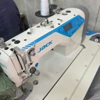 راسته دوز و وسط‌کار خانم پوشاک بچه‌گانه