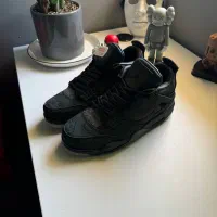 کتونی Jordan j4