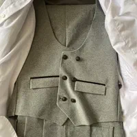 کت شلوار همراه جلیقه طوسی سایز ۴۴|لباس|فولادشهر, فولادشهر|دیوار