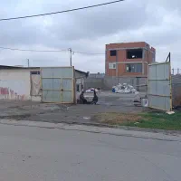 حیاط ۸۰۰متری با برق ۳ فاز