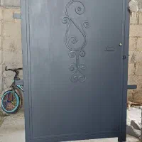 در حیاط