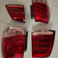 خطر عقب لندکروز چراغ عقب هردو طرف