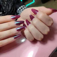 خدمات کاشت ناخن