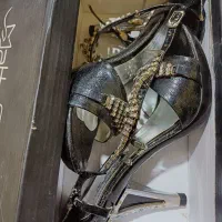 یک دست کت وشلوار درحدنو ودوجفت کفش مجلسی دخترانه|لباس|مسجد سلیمان, |دیوار