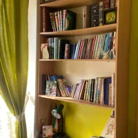 میز تحریر به همراه کتابخانه