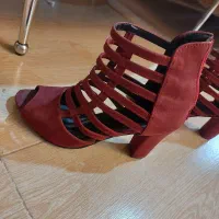 کفش مجلسی رنگ جیگری کاملا نو کم کار