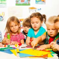 کلاس دستورزی ونقاشی، خلاقیت (3تا7سال)