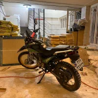 موتور تریل|موتورسیکلت|رباط‌کریم, رباط‌کریم|دیوار