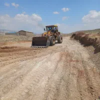 زمینی به متراژ ۲۰۰۰ متر کنار جاده اصلی.