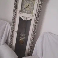 ساعت ایستاده سفید