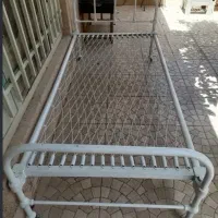 تخت سیمی