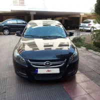 جک J5، اتوماتیک، مدل 1395، مشکی متالیک