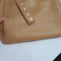 کیف دستی کرمی