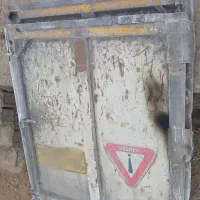 فروش در عقب کامیون ده چرخ