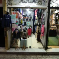 واگذاری مغازه پوشاک بچگانه با کلیه اجناس