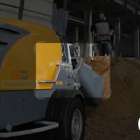 ۴ نفر نیروی کار  در مسکن ملی کار با دستگاه اسکرید