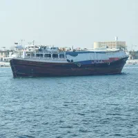 لنج درحال بارگیری