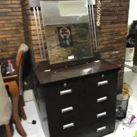 میز ارایش با چهار کشو و یک اینه ۳ میلیون تومان|تخت و سرویس خواب|تهران, سید خندان (جلفا)|دیوار