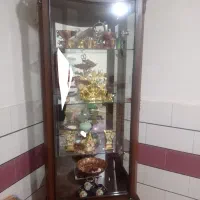 ویترین چوبی زیبا