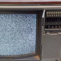 تلویزیون قدیمی|کلکسیون اشیاء عتیقه|یزد, |دیوار