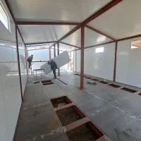 نیروی کار در کارگاه کانکس سازی