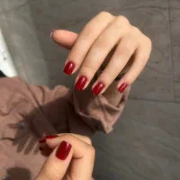 کلیه خدمات ناخن بابالاترین کیفیت وپایین تریین قیمت