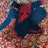 یک دست لباس دخترانه  ...یک عدد عبا