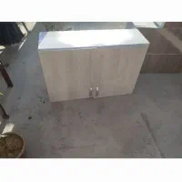 ۳تاکابینت۱بالاسینکه یکی هم ۲دری ردیف بالای کابینته