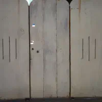 درب آهنی ماشین رو