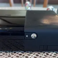 x box 360 به همراه یک دسته و کینکت