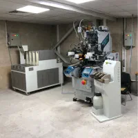 پیشکار و زیره چسبون