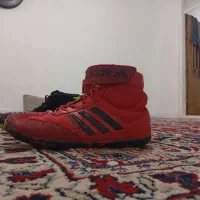 کفش کشتی سایز ۴۰ برای سایز ۳۹هم خیلی اندازه است