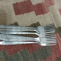 یک دست چنگال بدون استفاده