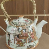 قوری چینی دسته چوبی