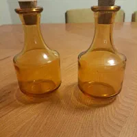 تعدادی ظرف و ظروف قدیمی