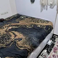 تخت خواب و میز توالت
