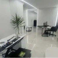 دفترکار دیزاین شده نور خطی با کلیه وسایل