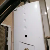 آبگرمکن سالم و تمیز و در حال کار