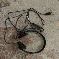 هدفون تخصصی USB دار متصل میشود به لب تاب