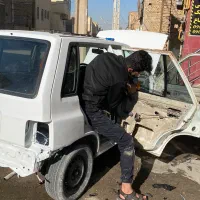 نیرو کار در مجموعه و مغازه لوکس خودرو و بازسازی