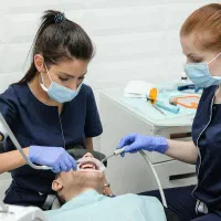 راهنمایی دستیار دندانپزشک