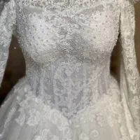 لباس عروس اروپایی|لباس|کاشان, گبرها|دیوار