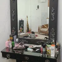 میز و آیینه