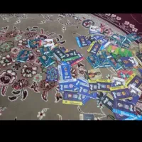 کیمدی|اسباب‌بازی بچه|دورود, |دیوار