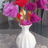 گل و گلدان