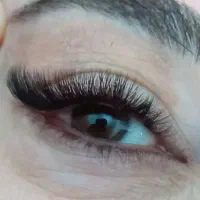 کاشت و اکستنشن مژه