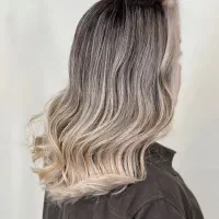 مدل لایت|خدمات آرایشگری و زیبایی|رشت, بلوار گیلان|دیوار